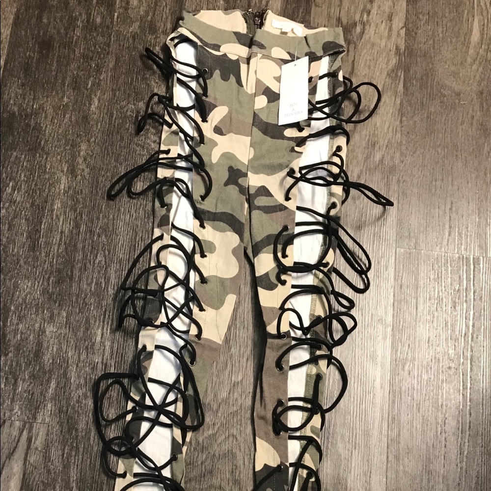 Camo Camouflage Lace Up Pants - Picture 4 of 8